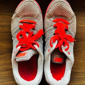 Women’s Nike running shoes (9.5)